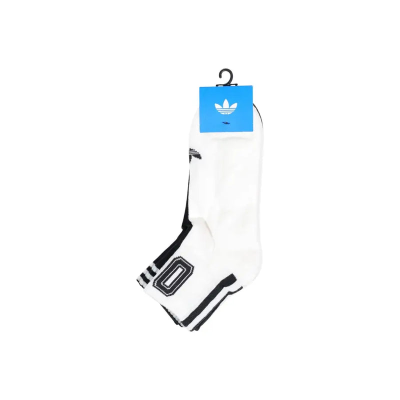 Chaussettes blanches adidas Originals pour homme, à rayures noires et logo « o » audacieux, ornées des trois bandes classiques.