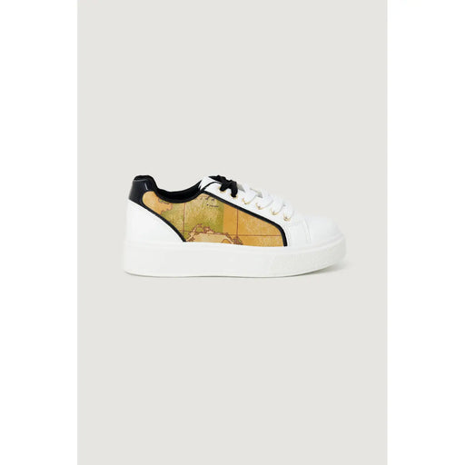 Weiße Damen-Sneaker von Alviero Martini mit Schnürung, Vintage-Kartenmotiv in Erdtönen und schwarzen Akzenten an Ferse und Schnürsenkeln.