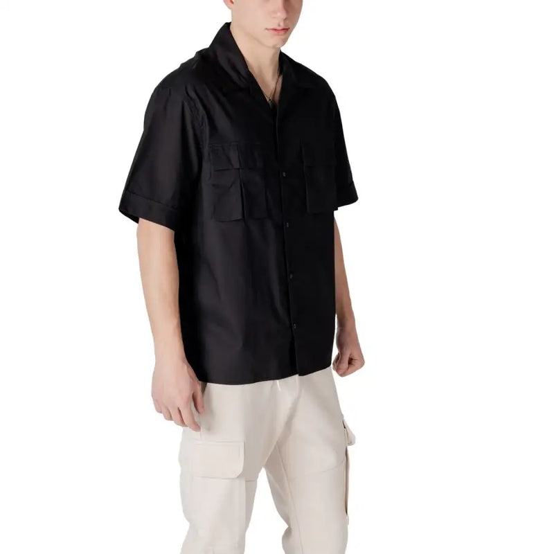 Men’s black short-sleeve button-up collared shirt with front pockets, Antony Morato style
