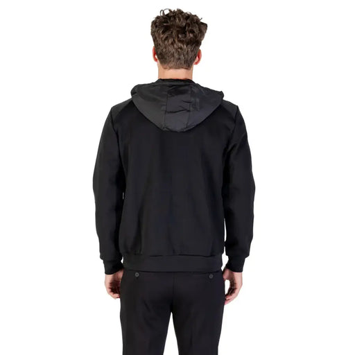 Men’s black hooded sweatshirt with raglan sleeves and ribbed cuffs from Antony Morato