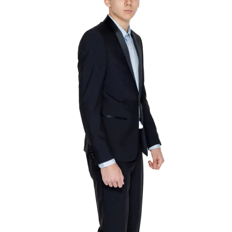 Black tuxedo jacket with satin lapels and matching trousers from Antony Morato men blazer collection