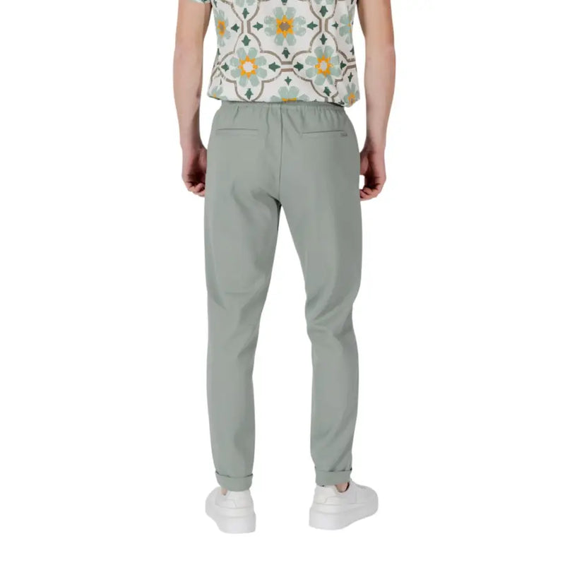 Men’s light green patterned short-sleeve shirt and matching trousers from Antony Morato Spring Summer collection