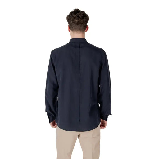 Antony Morato Herrenhemd in Marineblau mit langen Ärmeln, Stehkragen und dezenten Seitennähten