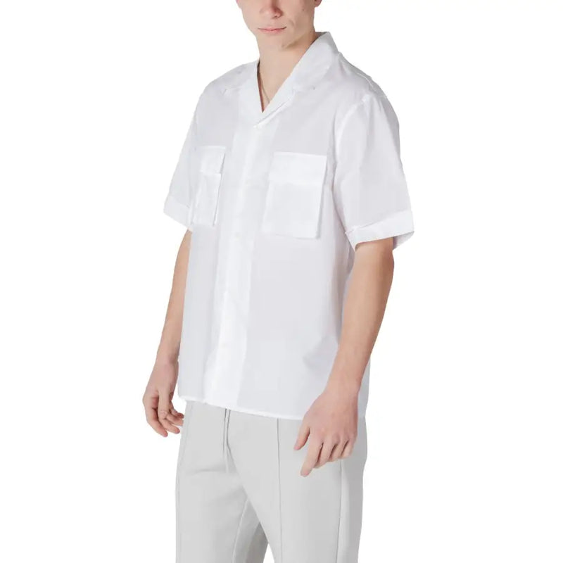 Antony Morato Chemise blanche pour homme à manches courtes, boutonnée, avec deux poches poitrine et un design minimaliste