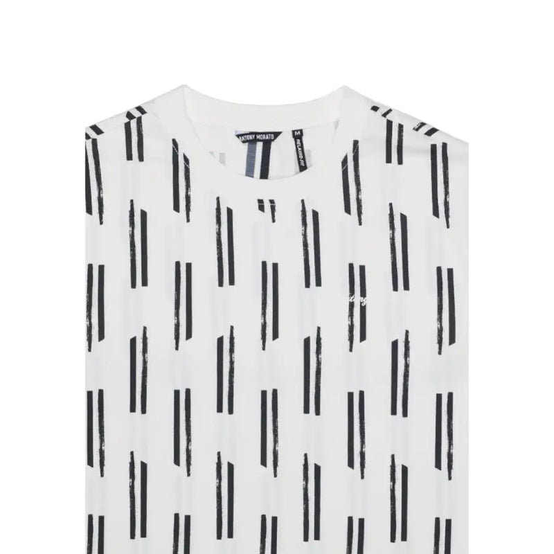 Antony Morato Männer t-shirt Weißes Baumwollhemd mit schwarzen, vertikalen Pinselstrichstreifen und kleinem, auf der Brust gesticktem Logo