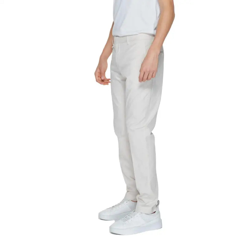 Antony morato Herrenhose, hellbeige, schmal geschnittene Chino-Hose mit dezenten Bügelfalten für einen modernen Look