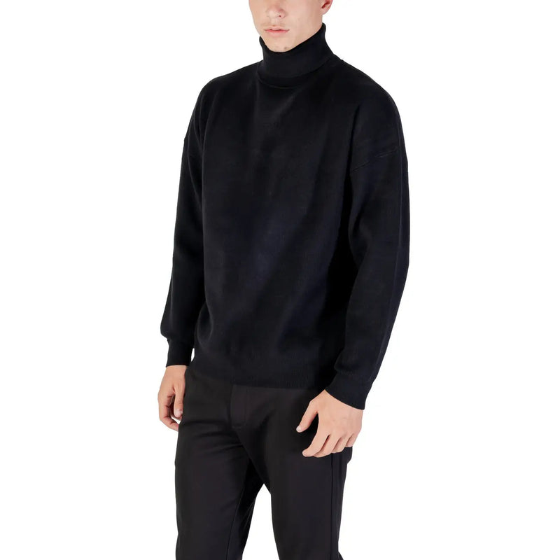 Antony Morato Schwarzer Rollkragenpullover für Herren mit glatter, taillierter Silhouette und gerippten Bündchen (Vorderansicht)