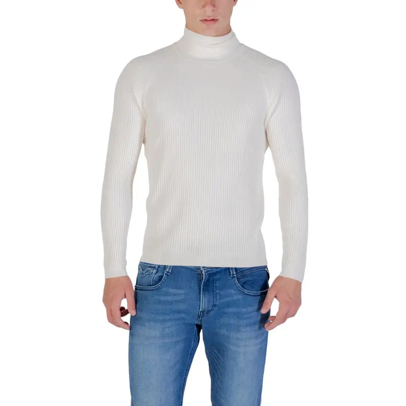 Antony Morato white turtleneck knitwear for men featuring a cream-colored ribbed knit turtleneck sweater with a sleek fit