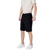 Short en coton noir à cordon de serrage, taille élastique et poches.