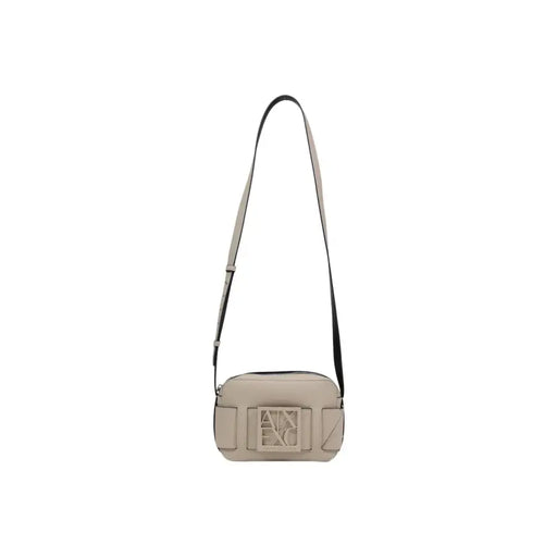 Armani Exchange Beigefarbene Leder-Umhängetasche mit schwarzem Riemen
