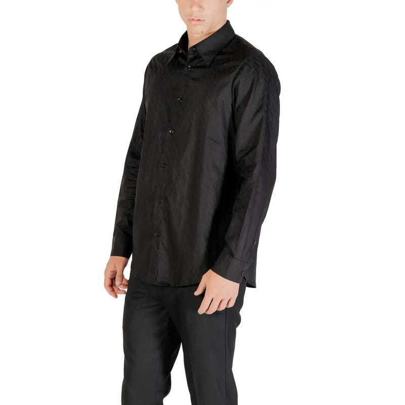 Armani Exchange Schwarzes Herrenhemd aus Baumwollsatin mit Knopfleiste, klassischem Kragen und langen Ärmeln in klassischer Passform