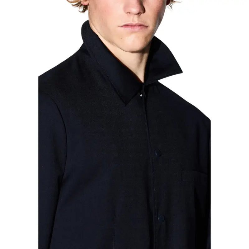 Armani exchange men blazer in black with structured collar and subtle textured fabric for formal wear