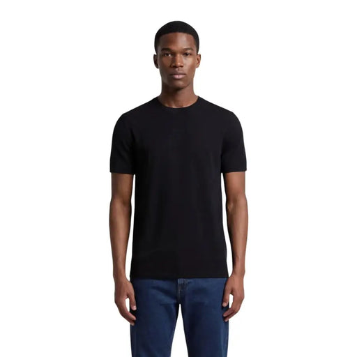 Armani Exchange men black crew-neck short-sleeve t-shirt made from soft cotton for casual wear