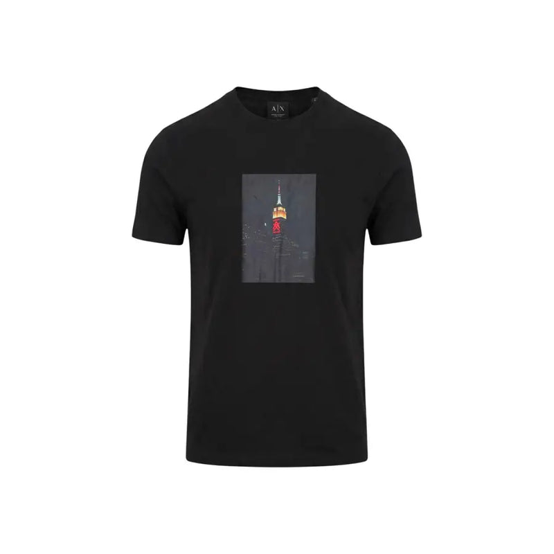 Armani Exchange schwarze Männer t-shirt mit einer rechteckigen Grafik des Empire State Buildings bei Nacht