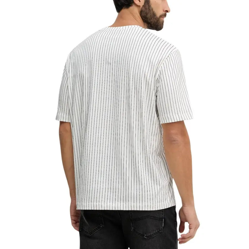 Armani Exchange Männer t-shirt Weißes Kurzarmhemd mit feinen schwarzen Längsstreifen für die Freizeit.