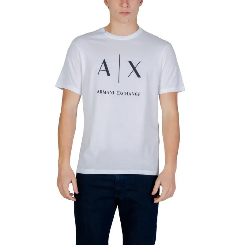 Armani Exchange Weißes Herren-T-Shirt aus Baumwolle mit schwarzem Axt-Logo und Markennamen auf der Brust.