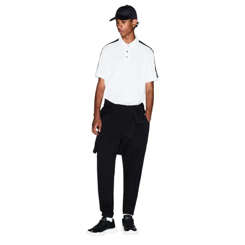 Armani Exchange men trousers in black cargo style with high-waisted tapered fit and side pockets