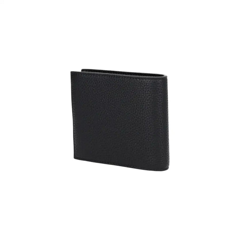 Armani Exchange Herren-Geldbörse aus schwarzem, strukturiertem Leder, die das hochwertige Material und das elegante Design unterstreicht.