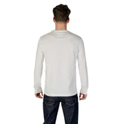 Armani Exchange men white long-sleeved crew neck t shirt in plain cotton fabric for casual wear