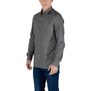 Armani Exchange Schwarzes Herren-Langarmhemd aus Baumwolle mit dezentem dunkelgrauem geometrischem Muster und Knopfleiste