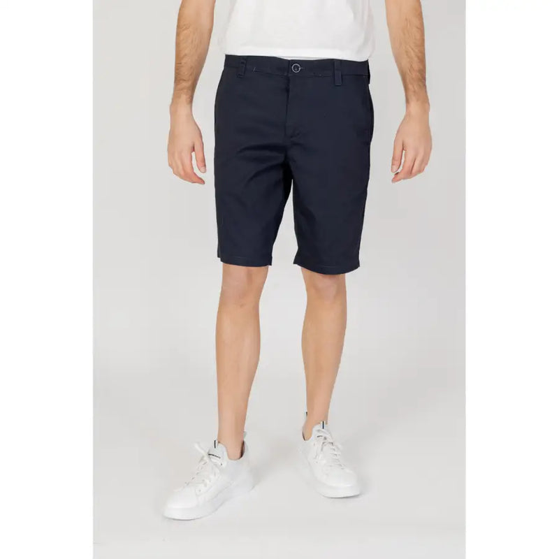 Armani Exchange Short chino bleu marine pour homme, coupe classique, fermeture boutonnée, en mélange de coton