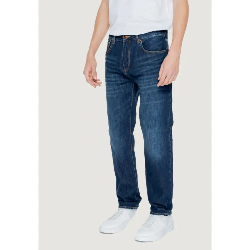 Armani Exchange men’s blue jeans in dark blue denim with classic straight-leg cut and 100% cotton material