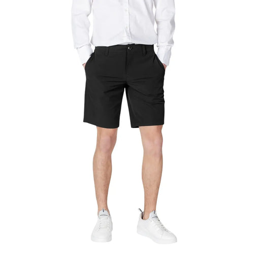 Armani Exchange shorts for men in black chino with classic fit and button closure, front view