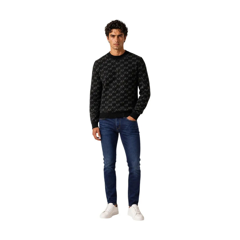Armani Exchange Schwarzer Damenpullover mit sich wiederholendem silbernen MK-Logo-Muster, Vorderansicht