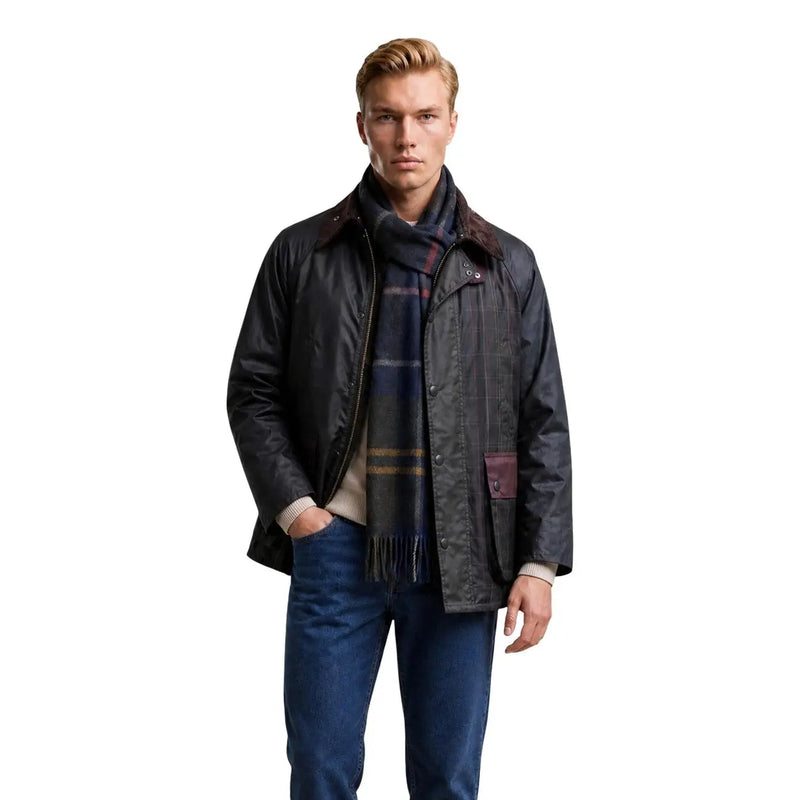 Barbour Herren-Wachsjacke aus braunem Baumwoll-Patchwork in Dunkelblau mit braunem Kragen und bordeauxroter aufgesetzter Tasche