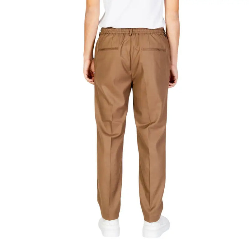 Men’s brown relaxed-fit trousers with elastic waist from Beige Hamaki-ho Fall Winter collection