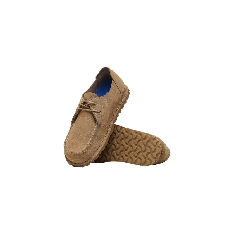 Birkenstock Herren-Mokassins aus beigefarbenem Wildleder mit Schnürung aus hellbraunem Wildleder, strukturierter Gummisohle und blauem Futter