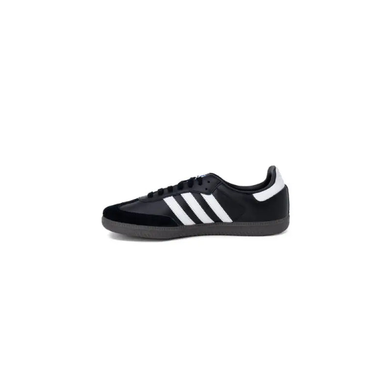 Black Adidas Samba sneaker in size 2.5, featuring premium leather design for men