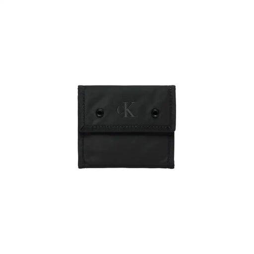 Calvin Klein Jeans Men’s Black Button Wallet showcasing a sleek black design