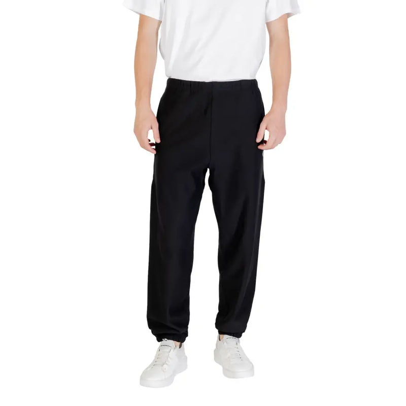 Schwarz Calvin Klein Schmal geschnittene Jogginghose mit elastischen Bündchen und lockerer Silhouette aus weichem Stoff