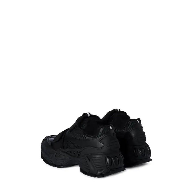 Black chunky velcro athletic sneakers for stylish and comfortable footwear