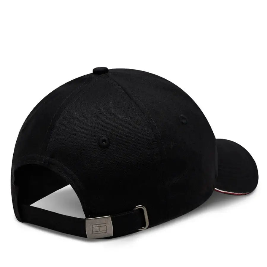 Tommy Hilfiger cap with metal buckle, urban city fashion style