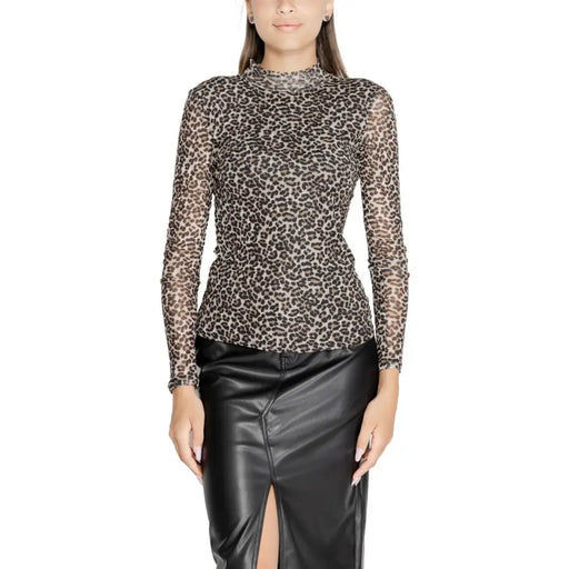 Women’s black leopard print mesh long-sleeve turtleneck blouse for fall and winter fashion