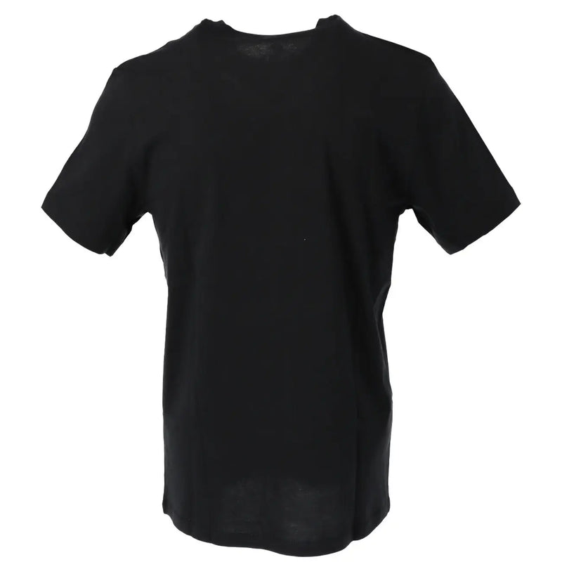 Black Nike short sleeve t shirt made of soft cotton fabric with crew neck and comfortable fit