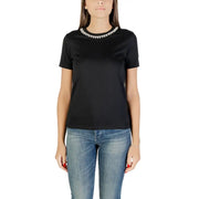 Black short-sleeve crewneck T-shirt with pearl embellishments for women, suitable for fall winter fashion