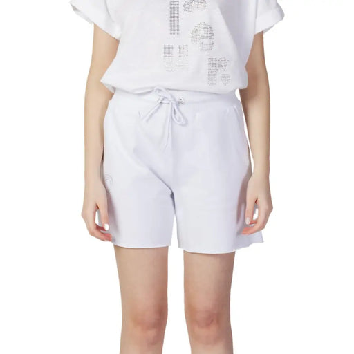 White short leisure outfit with sparkling slogan t-shirt and drawstring shorts for women