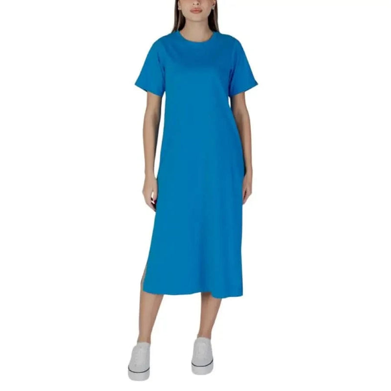 Blue midi t-shirt dress from B.young featuring a round neck design and cotton fabric