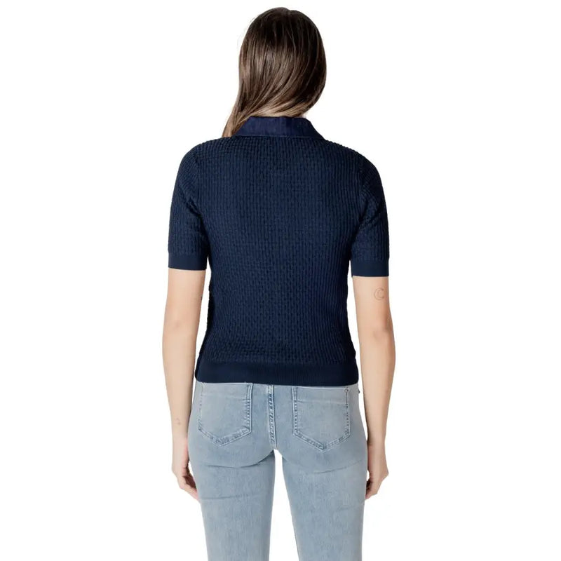 Navy blue ribbed knit short-sleeve polo shirt with automatic buttons by Morgan De Toi for stylish casual wear