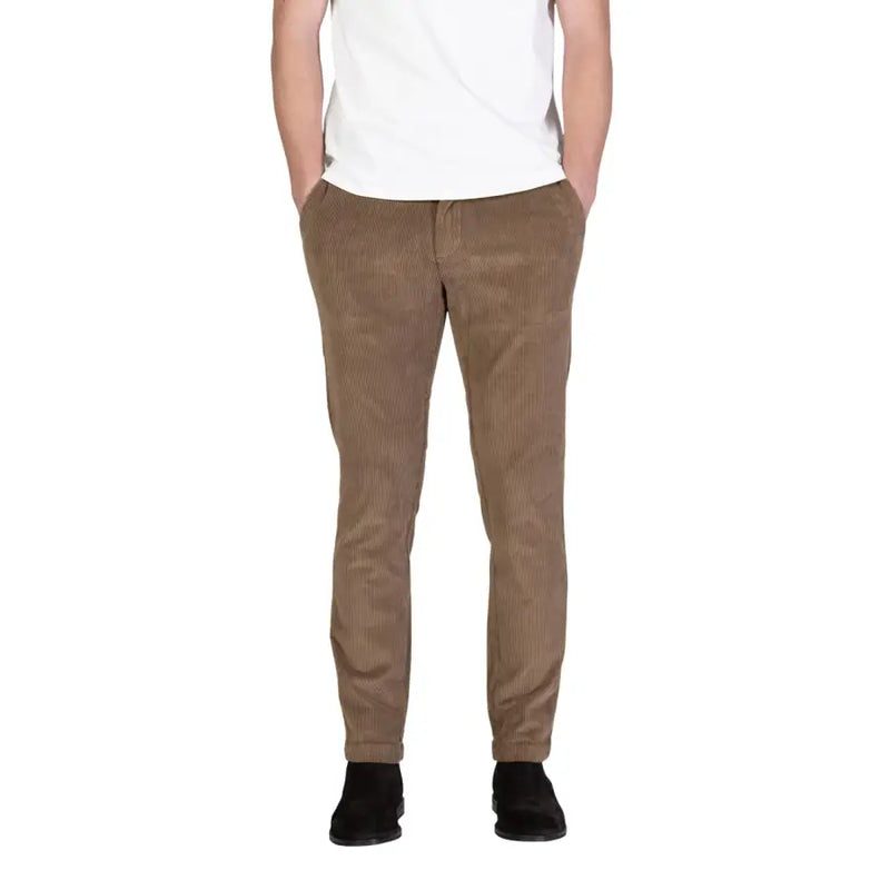 Hellbraune Cordhosen von Borghese für Herren mit schmaler Passform und dezenten vertikalen Rippen für einen eleganten Freizeitlook