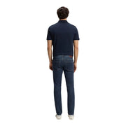 Boss Jeans Herrenjeans Delaware in Dunkelblau mit Fünf-Taschen-Design und dezenter Waschung an den Oberschenkeln, Vorderansicht