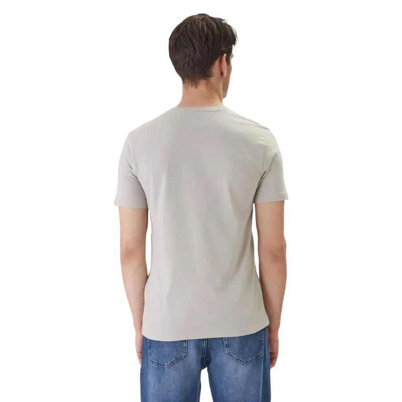 Ein hellgraues Boss-Herren-T-Shirt mit Rundhalsausschnitt und kurzen Ärmeln aus Baumwolle für bequeme Freizeitkleidung