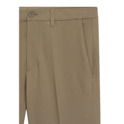 Boss Herrenhose, beige Chino mit dezenter Struktur und einem einzelnen Knopfverschluss am Bund