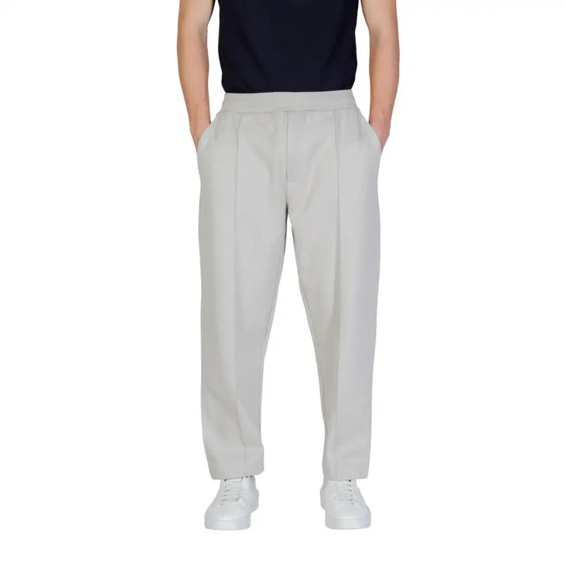 Boss men trousers light gray pleated straight-leg trousers made from smooth structured fabric