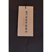 Schwarzer Burberry-Herrenanzug aus Wollmohair mit Nadelstreifen und feinen weißen Streifen, verziert mit einem beigefarbenen Burberry-London-Etikett.