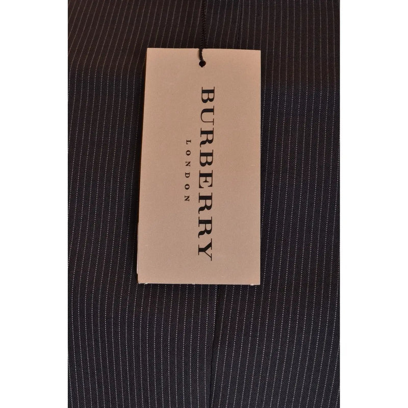 Burberry Herren-Wollanzug, schwarzer Nadelstreifenstoff mit feinen, dunkelblauen, weißen Längsstreifen und beigefarbenem Burberry London-Etikett