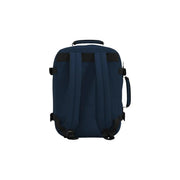 Klassischer CabinZero-Rucksack für Herren in Marineblau mit schwarzen Riemen und Griffen, Vorderansicht